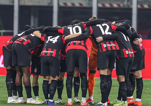 Pemain AC Milan berkumpul termasuk pemain 