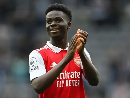 You are currently viewing Bukayo Saka Perpanjang Kontrak Jangka Panjang dengan Arsenal, Jadi Pemain dengan Gaji Tertinggi!