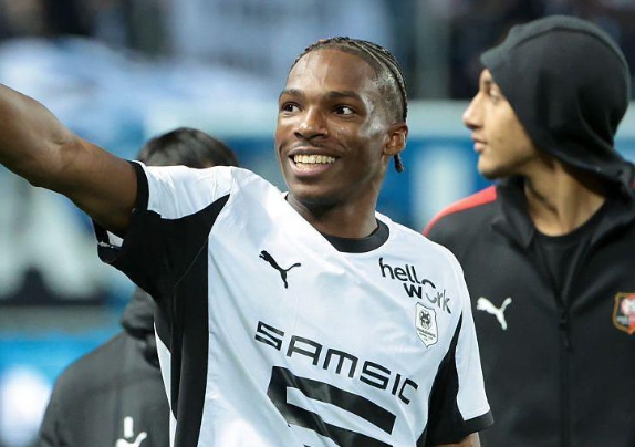 Read more about the article Memaklumi Rakusnya Chelsea Memburu Bek Tengah Meski Sudah Punya Delapan Pemain